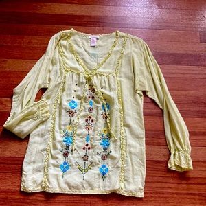 Lime green shirt with embroidery and beads. Size small. By sun dance. Very nice